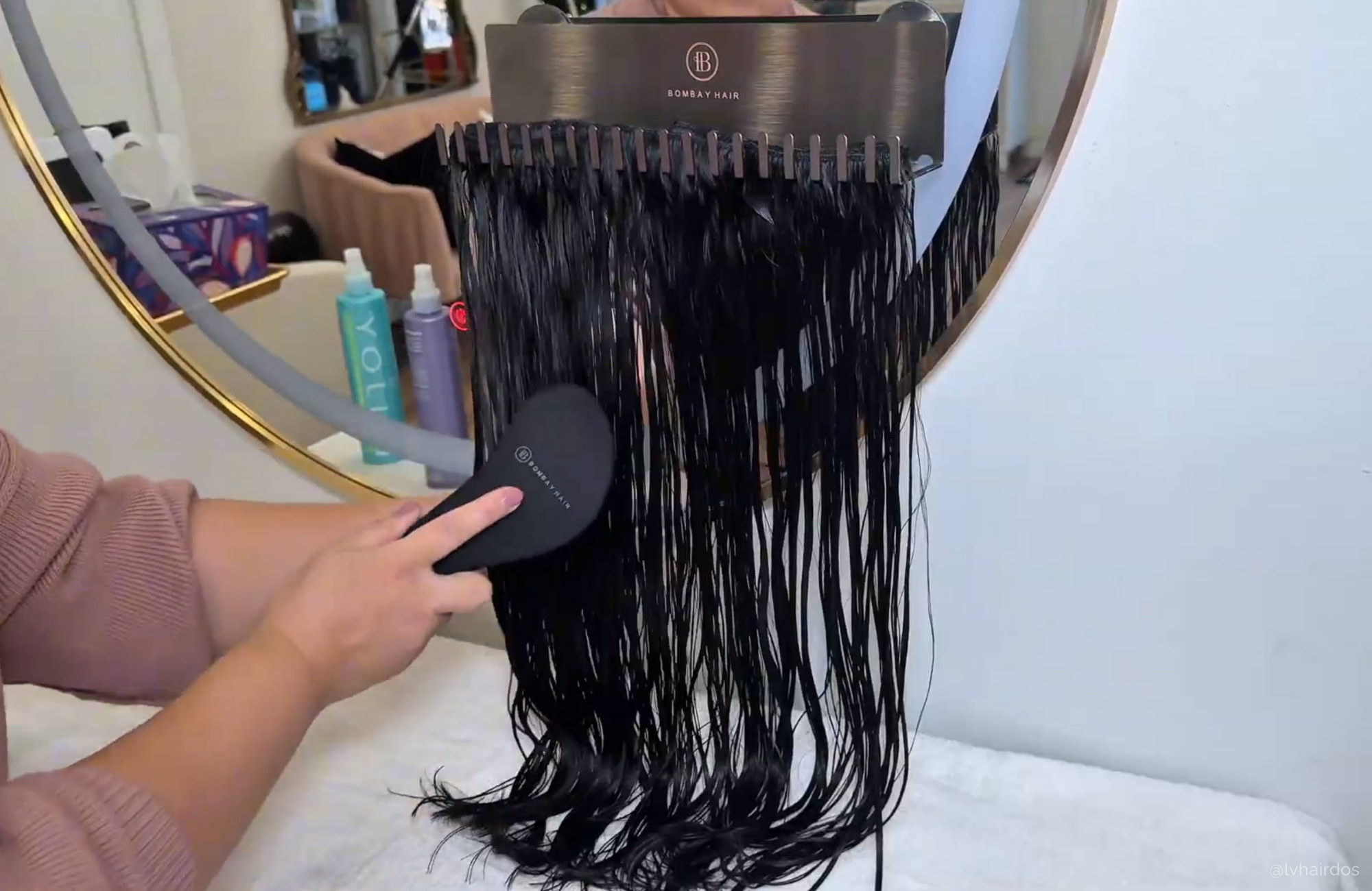 Should You Brush Hair When It's Wet?